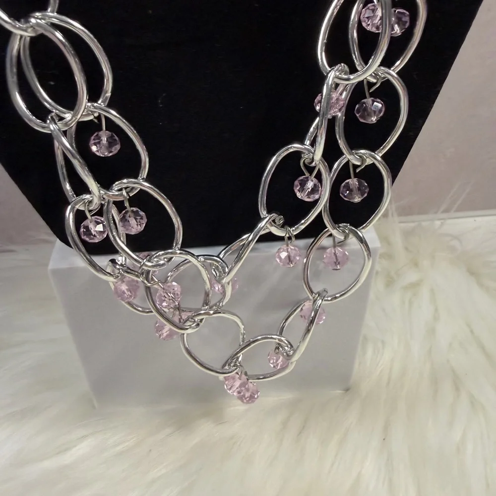 🩷5/$10🩷 paparazzi Silver Linked Necklace with Pink Crystal Drops